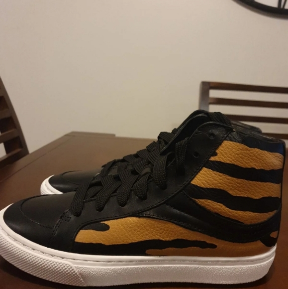 Coach shoes - Picture 1 of 8